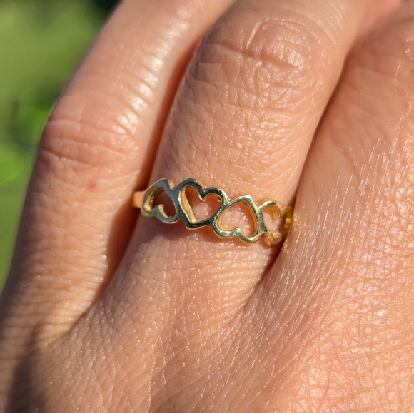 14K Solid Yellow Gold 4 Heart Ring Band - Picture 6 of 7
